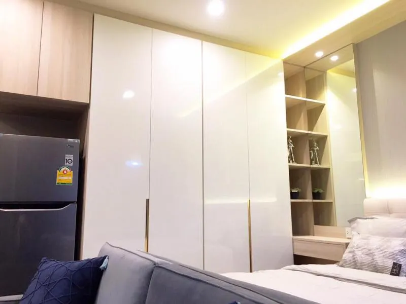 Noble Revolve Ratchada for rent, 2 rooms, decorated with a focus on the proportion of use, very worthwhile, city view, garden, swimming pool