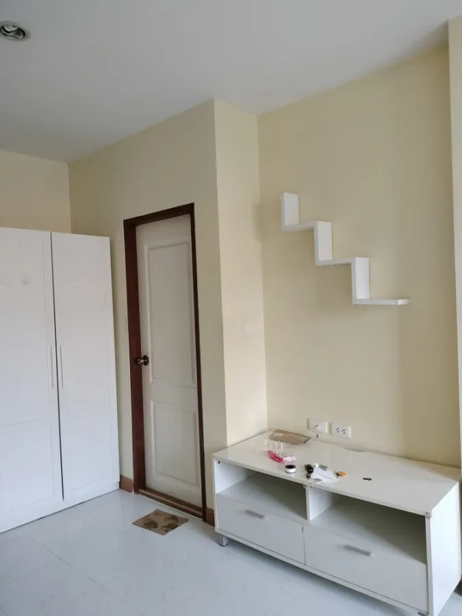 Condo for rent, Ace Ratchada, studio room, comes with furniture and complete electrical appliances. Hurry and reserve before you miss this room.