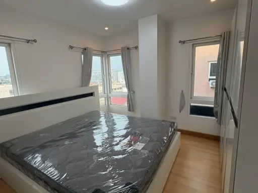 ให้เช่า Happy Condo Ratchada 18 ห้องมุมให้ความเป็นส่วนตัว ทำเลดี เดินทางสะดวก วิวโปร่งโล่ง ไม่บล็อค จองด่วน