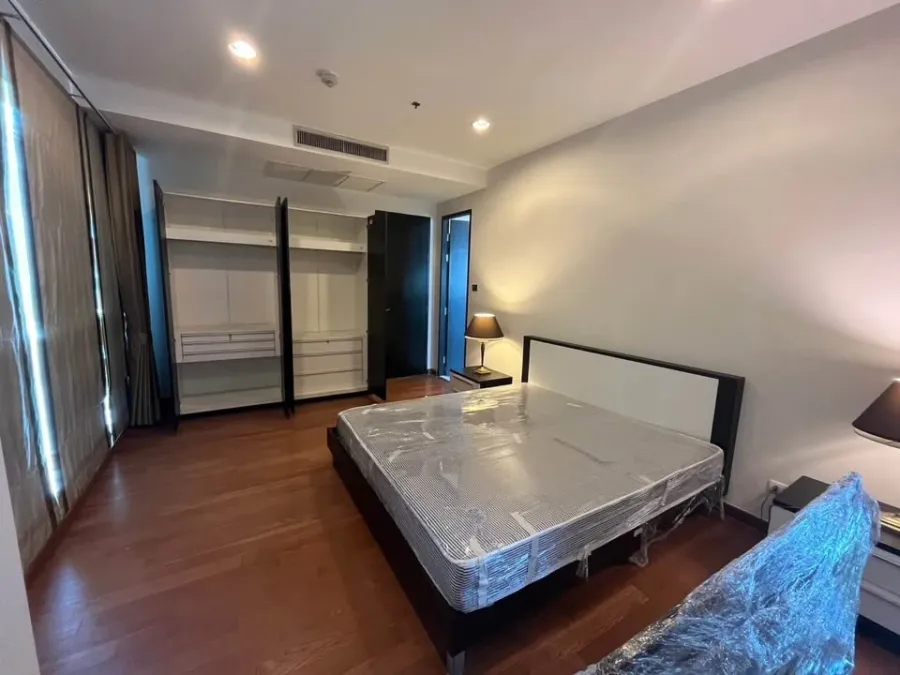 ให้เช่าคอนโด ดิ แอดเดรส ชิดลม ห้องใหญ่อยู่สบาย พื้นที่ใช้สอยจุใจ เฟอร์ เครื่องใช้ไฟฟ้าครบ มาจองเลย อย่าพลาด
