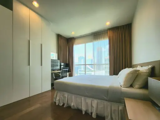 Condo for rent, The Address Chidlom, top floor, corner room, fully furnished, complete electrical appliances I'm ready