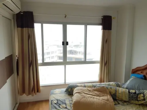 For sale, for rent, Lumpini Place Ratchayothin, Building A, 7th floor, complete with furniture and electrical appliances. Book now, don't miss it.