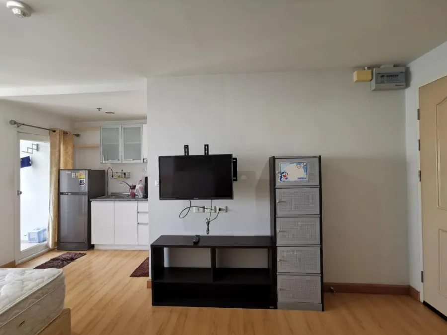 For rent, The next Ladprao 44, studio room, 6th floor, comes with full facilities. Let me tell you that I have to reserve it quickly.