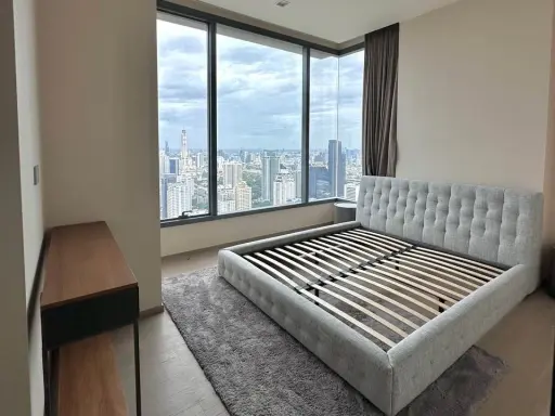 For sale: The ESSE Asoke, high floor, very good view, spacious room, elegantly decorated, well furnished. Hurry and reserve before you miss out.