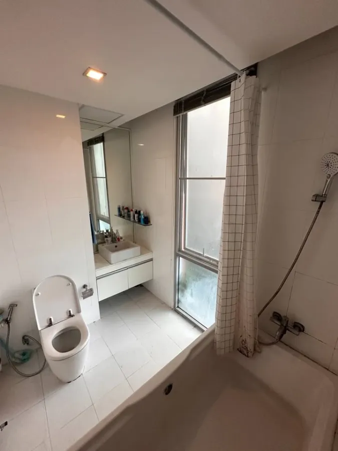 ขาย Commune 80 ห้องกว้างขวาง เพดานสูง 2.8m หน้าต่าง Full Height ไม่จองไหวหรอ
