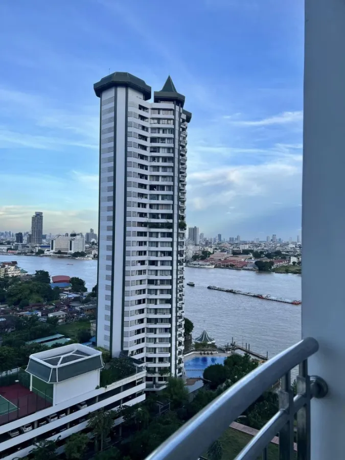 Condo for rent, Supalai River Resort, 19th floor, river view, STUDIO room, super wide. If interested, hurry to reserve.