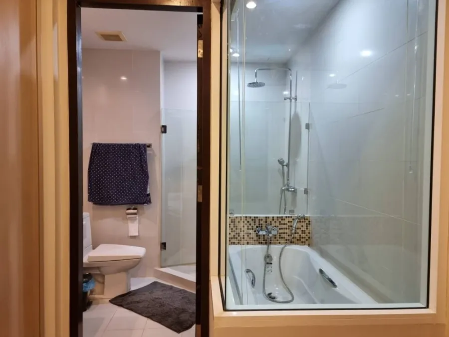 For rent, Chrisma Condo, 7th floor, separated rooms, beautifully decorated, very livable, move now, very worthwhile.