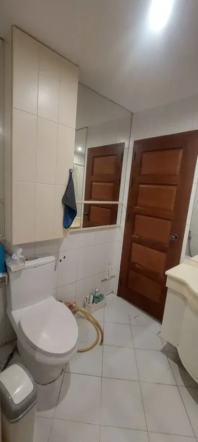 ขาย klangkrung resort ratcha 7 ห้องกว้างพื้นที่ใช้สอยเยอะ เฟอร์นิเจอร์บิ้วอินอย่างดี มีWalk-in Closet จองเลย