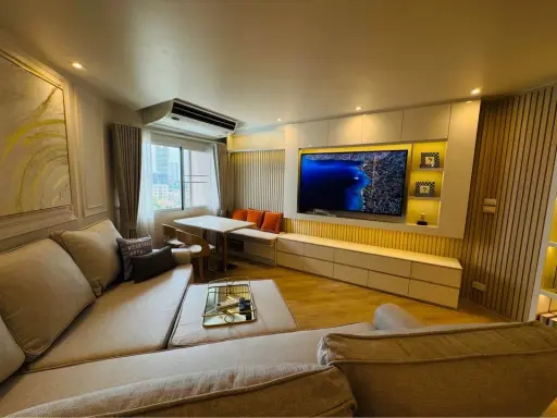 For rent: Fortune Condo Town, large room, comfortable, lots of usable space, fully furnished, ready to move in, book now.