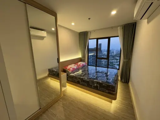 Condo for rent at Regent Home Wuttakat. Nicely decorated unit with high-quality built-in furniture. Everything you need in one place. Book now! Don't