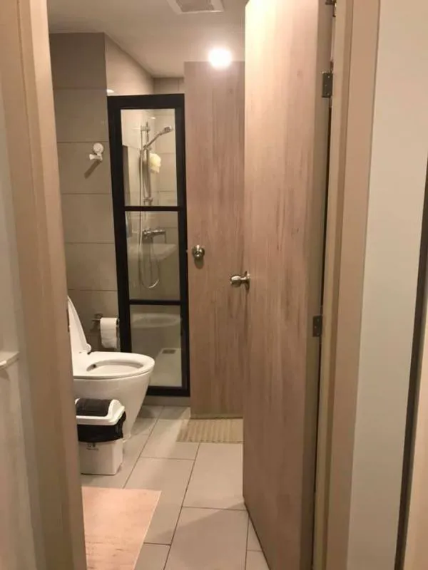 This room is not to be missed. Maestro Ratchada 19 condo is available for rent. fully furnished ready miss and regret instead