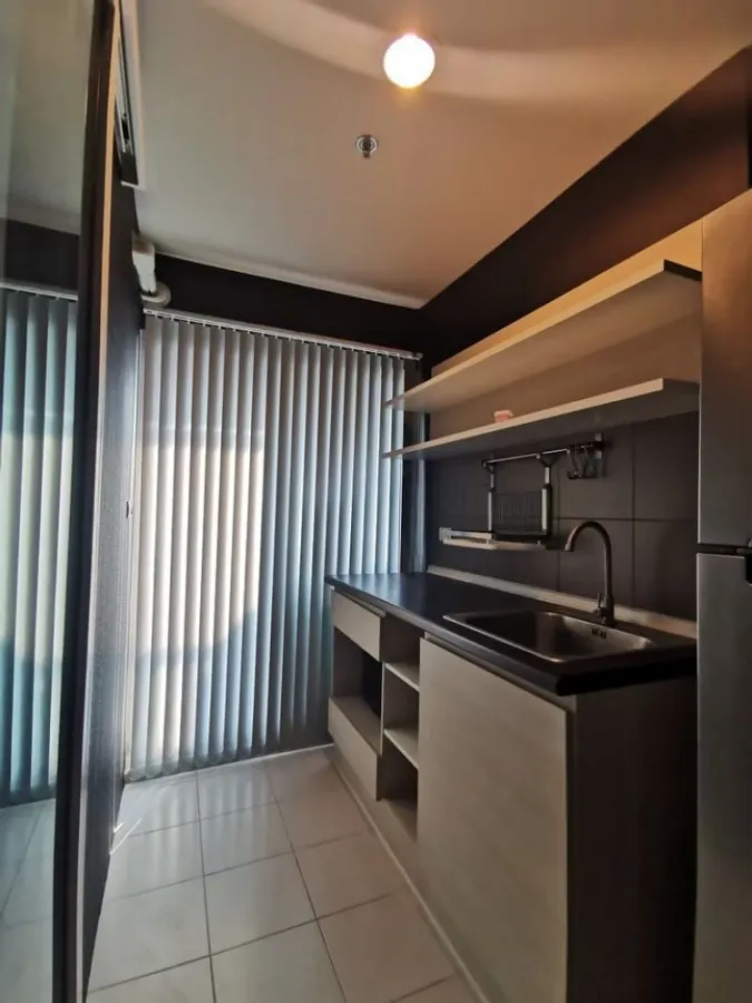 Condo for rent Aspire Ratchada-Wong Sawang Nicely decorated room Put wallpaper in the whole room If you miss it, you will regret it quickly.