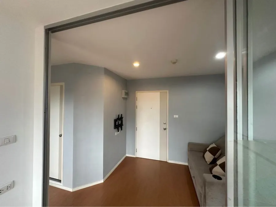 For sale: Lumpini Condo Town Ramintra-Lad Phrao, divided into separate rooms, fully furnished, don't miss out!