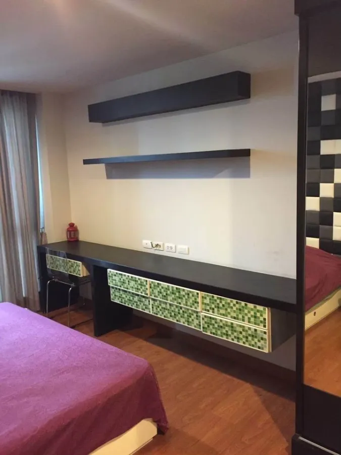 Centric Scene Ari 2 for sale, beautifully decorated rooms with built-ins. Super bright colors Cool furniture Don't just look and reserve quickly.