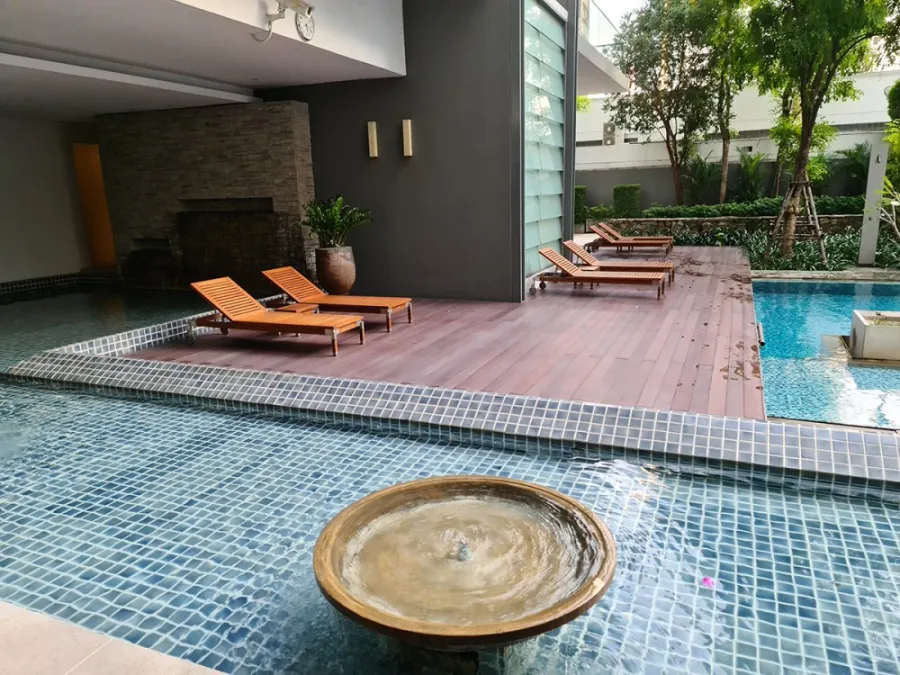 Rent Domus condominium, fully furnished, spacious room, well built in, miss it and will regret it.
