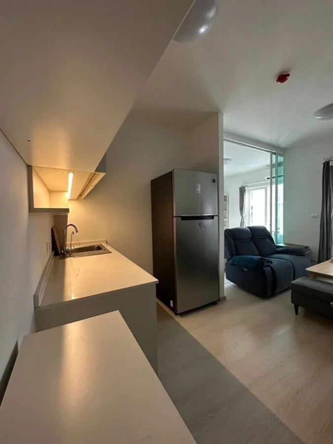 For sale: Chapter One Eco Ratchada-Huai Khwang, high floor, good view, simply decorated room, ready to move in. Don't postpone past booking now.