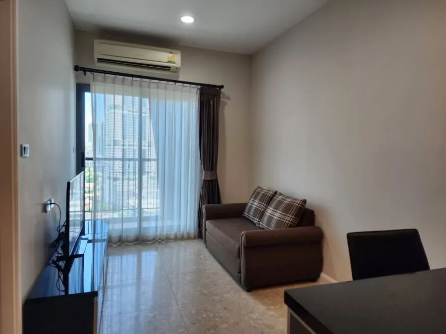 ให้เช่า The crest sukhumvit 34 ห้องอยู่ชั้น 21 สูงมากๆ เฟอร์นิเจอร์ และเครื่องใช้ไฟฟ้าครบพร้อมใช้งาน ห้ามพลาด