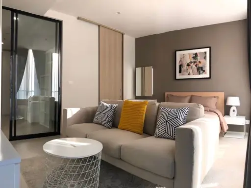 For rent!! Condo Noble Ploenchit, beautiful room, 3rd floor, Building C, garden corner room, fully furnished, ready to move in. Book now!! images