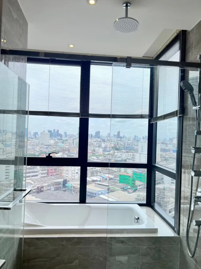 Condo for sale, Ashton Asoke-Rama 9, corner room, high floor, beautiful view, view of the heart of Rama 9, don't miss it.