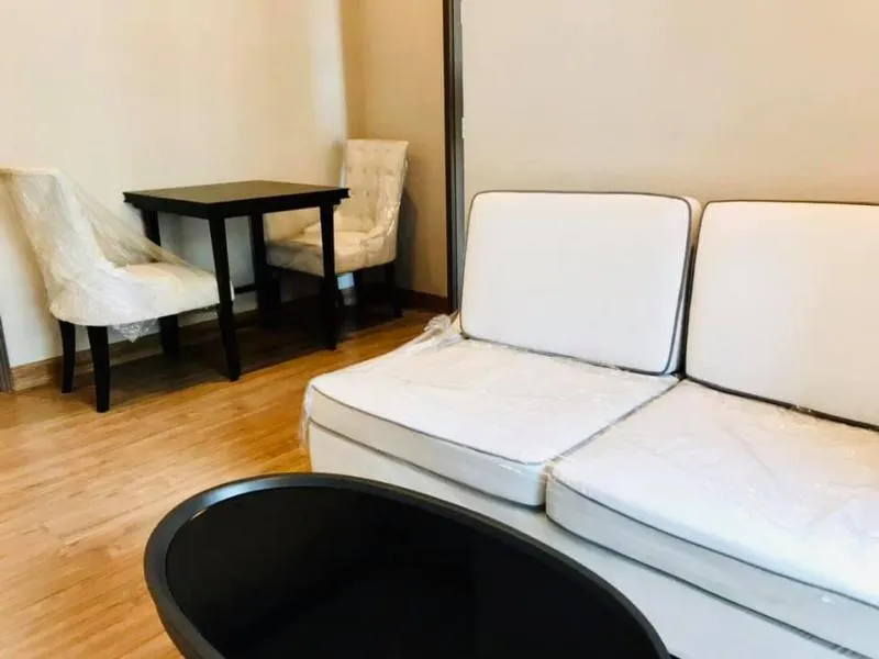 announce!! Selling The Reserve Kasemsan 3, spacious rooms, fully furnished and electrical appliances. Many people are looking for it. Hurry up!!
