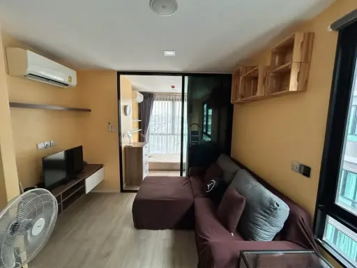 For rent: Atmoz Ladprao 71, Building A, 6th floor, corner room, quiet, very private, with appliances + furniture. Reserve now!