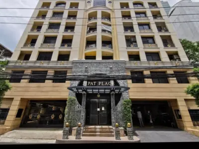 Pipat Place