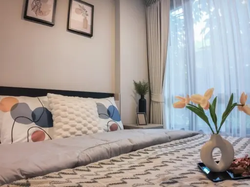 For rent: Metro Luxe Riverfront Rattanathibet. The room is beautifully decorated and very livable. Complete electrical appliances, urgent
