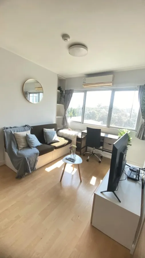 For rent: My Condo Sukhumvit 81, room ready to move in. Complete set of furniture, minimalist, minimalist, reserve quickly.