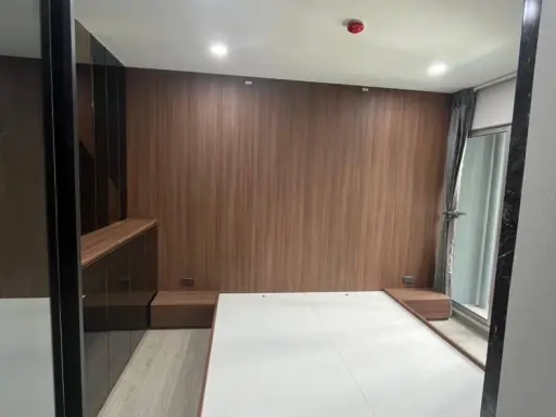 For sale: Plum Condo Chaengwattana Station, large room, 3rd floor, swimming pool view, well-built-in throughout the room. Interested? Book now!