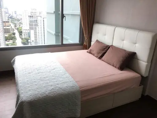 For rent Q Asoke, the most beautiful room The most divine view Fully furnished with luxury furniture. Don't wait. Book now. Don't miss it.
