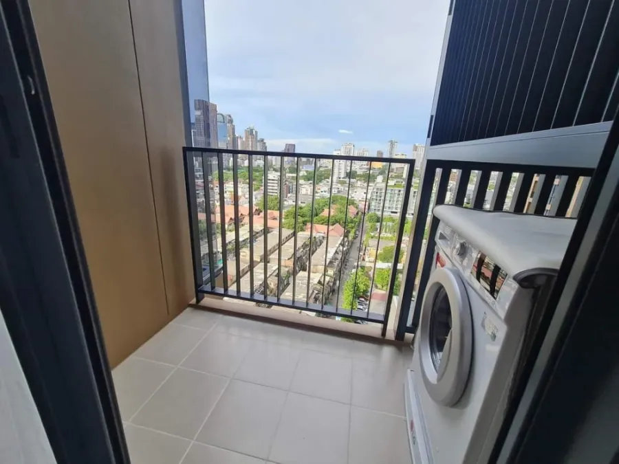 Condo for rent, Oka House Sukhumvit 36, new room, warm tone, fully furnished. Complete electrical appliances. Don't miss it.