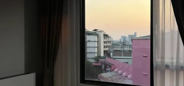 ให้เช่า Chewathai Pinklao ห้องพร้อมอยู่ เฟอร์พร้อม หิ้วกระเป๋าใบเดียวมาได้เลย รีบจองก่อนพลาด images