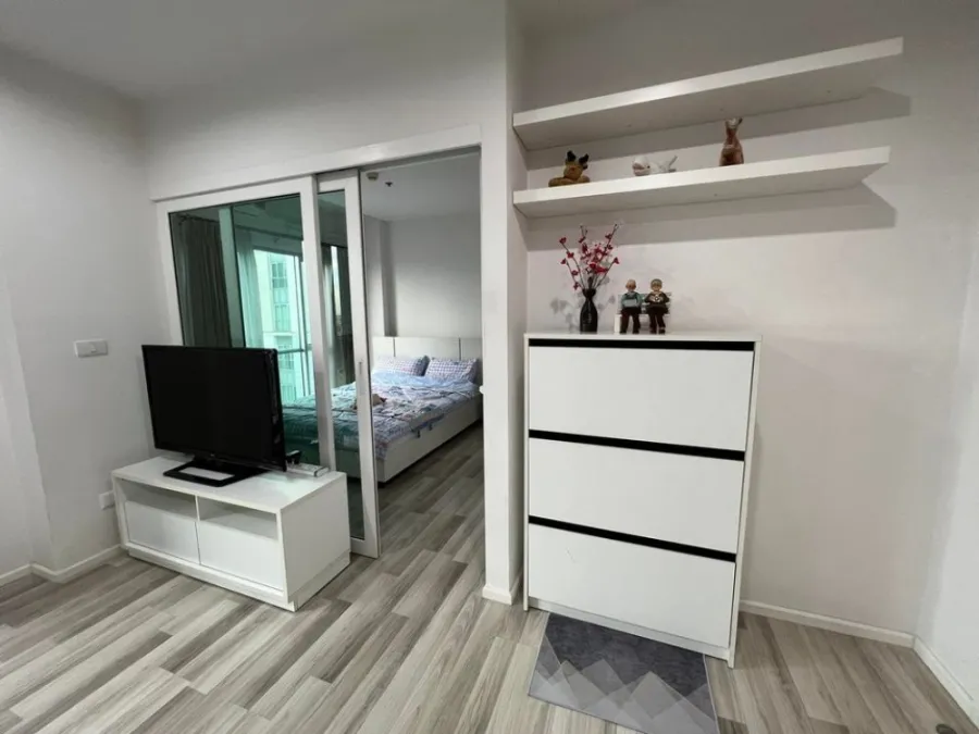 Don't scroll past!! Condo for rent, The Key Chaengwattana, beautiful room, pool view. decorated ready to move in