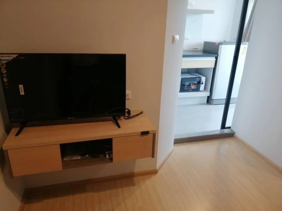 For sale, for rent, The Excel Khu Khot, 5th floor, corner room, fully furnished, partitioned room, ready to move in immediately. Book now, don't wait.