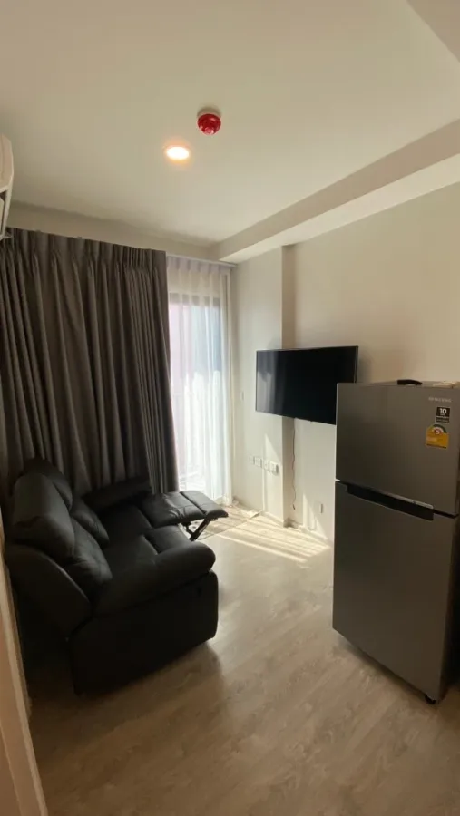 For rent: The Tree Charansanitwong 30. Comfortable rooms with complete amenities in a great location. Don't miss out!