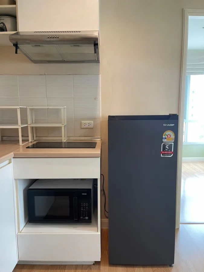For rent, Lumpini Ville Chaengwattana-Pak Kret, corner room, private, with good wallpaper. If interested, reserve now quickly.