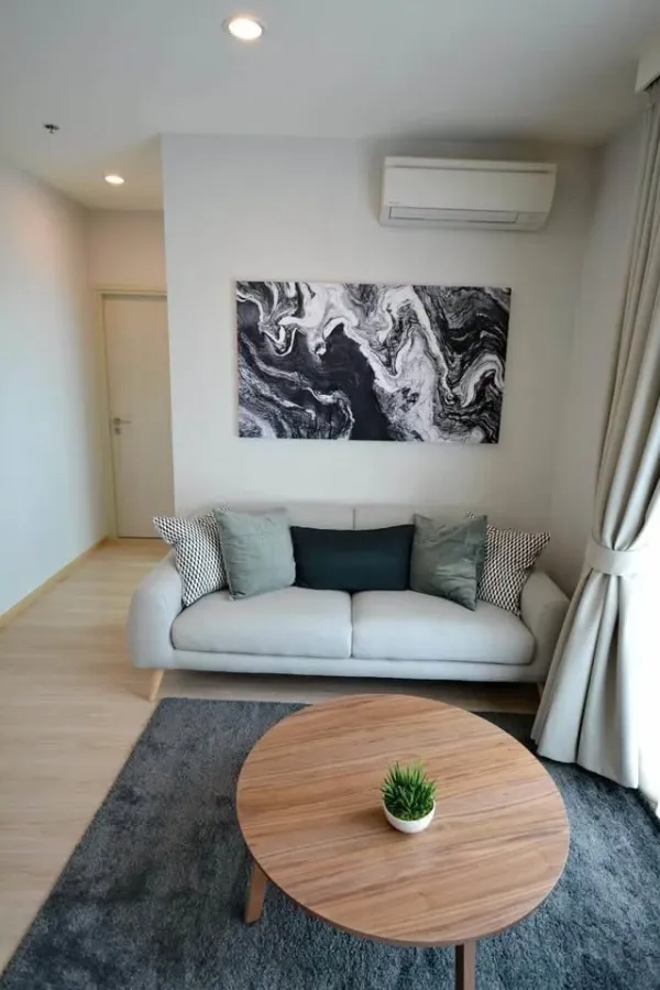 For rent: Noble Revolve Ratchada 1, good corner room, unblocked view, just bring your bag+++++