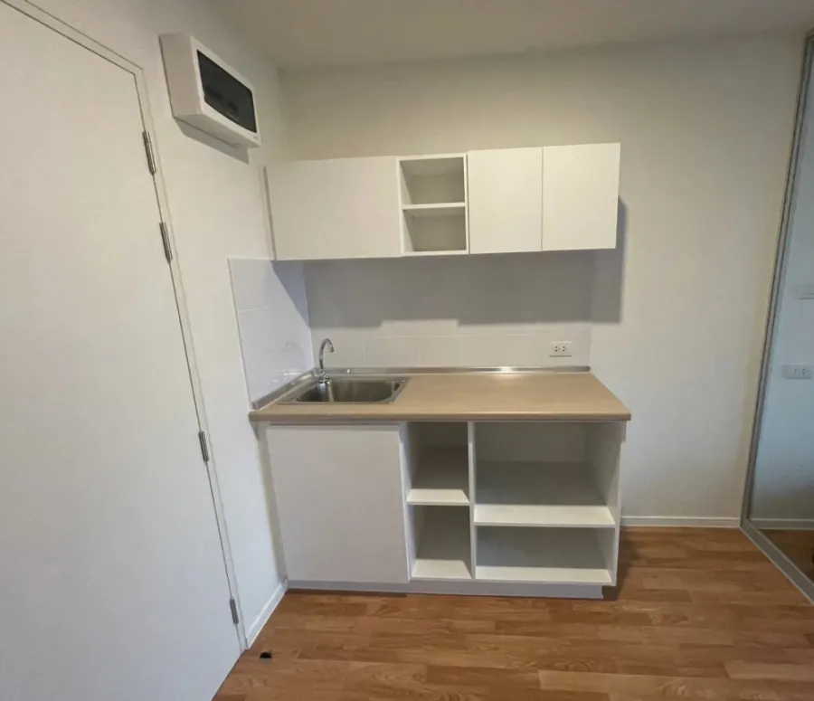 Brand New 100% Unoccupied Condo for SALE - 11th Floor (Building A), 26.62 sq.m., Featuring Fitted IKEA Wardrobe on Main Phatthanakan Road | ✨ Lumpini