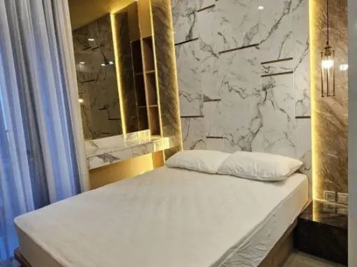 Condo for rent, Ashton Asoke, decorated with luxurious built-ins. Plus it's a corner room. It's very private. Don't wait.