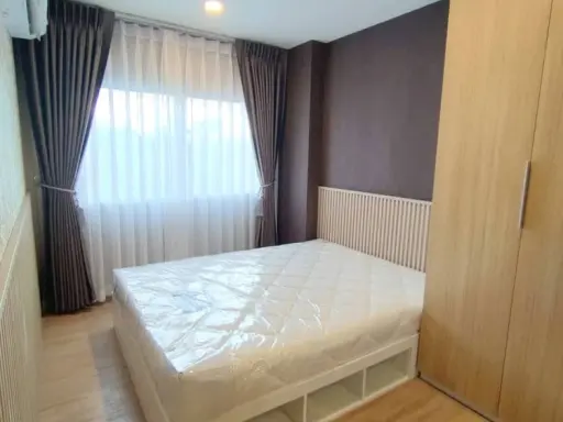 For rent, Senakit, BTS Saphan Mai, separated rooms, low price, easy on the wallet, good like this, book now.
