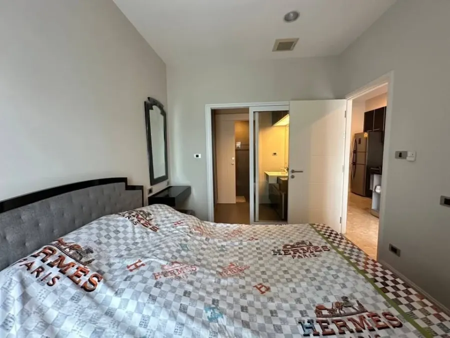 For rent: The Crest Sukhumvit 34, 10th floor, beautiful room with full furniture, quality neighbors, hurry up and grab it!