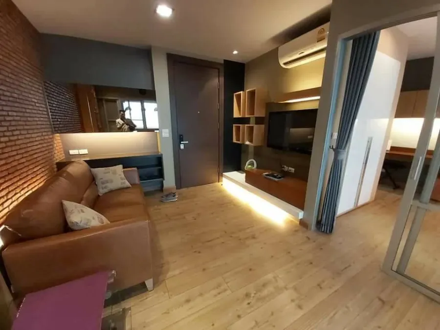 ขายคอนโด ริทึ่ม รัชดา ห้องแต่งสวย Renovate Built in ทั้งห้องแบ่ง layout เป็นสัดส่วนอย่างลงตัว วิวพาโนรามา จองเลย