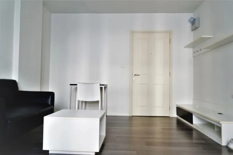 Selling D Condo Campus Rangsit, Phase 1, beautiful room, Phase 1, Building B, 1 bedroom, 1 bathroom, 30 sqm. Fully furnished, very new.