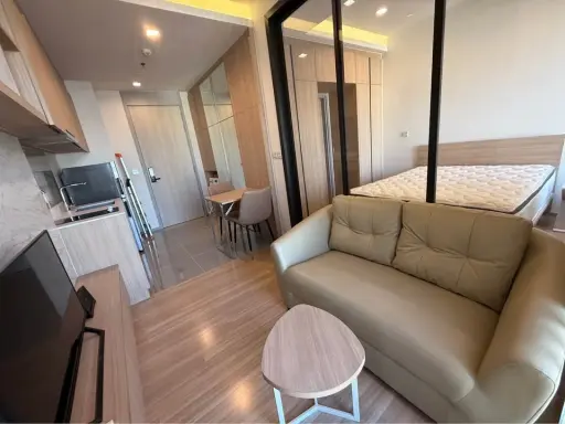 M Jatujak Condo for rent, fully furnished, Building B, 10th floor. Complete amenities. Ready to move in!