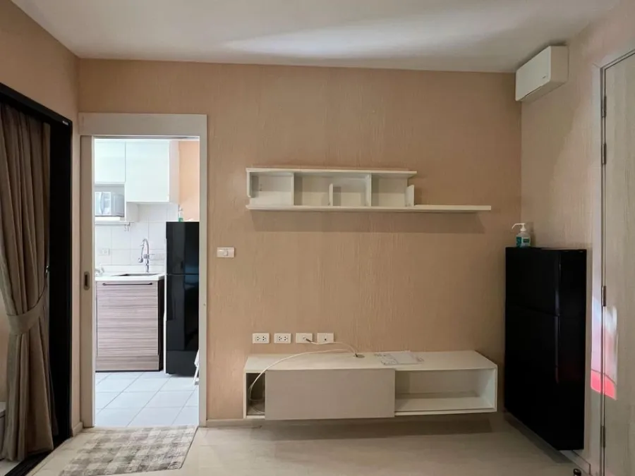 For rent, Condolette Pixel Sathorn has a pool view. The sofa bed is extremely comfortable, fully furnished, just come in.