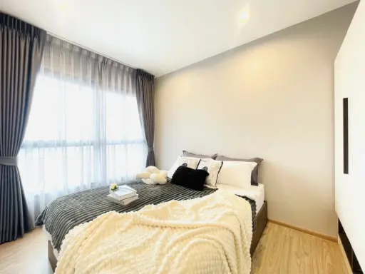 For rent: The Tree Hua Mak Interchange, very high floor, fully furnished + appliances (with washing machine), reserve now!