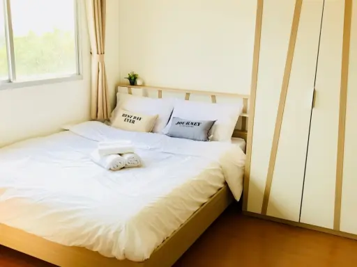 For rent, Lumpini Condo Town Romklao-Suvarnabhumi, 4th floor, clear view, no block, beautiful room, fully furnished, book now.