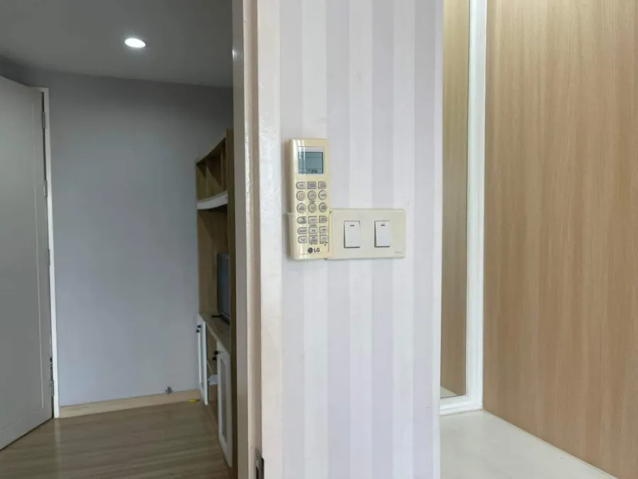 Urgent sale, Anna Condo Bang Phlu, nice room, 5th floor, cool breeze, not hot room, very good price, hurry and reserve.