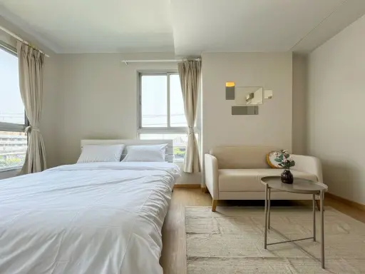 For rent, Plum Condo Bang Khae, 4th floor, corner room, city view, beautiful room, nice to live in, plus a good price. Hurry and reserve now before it