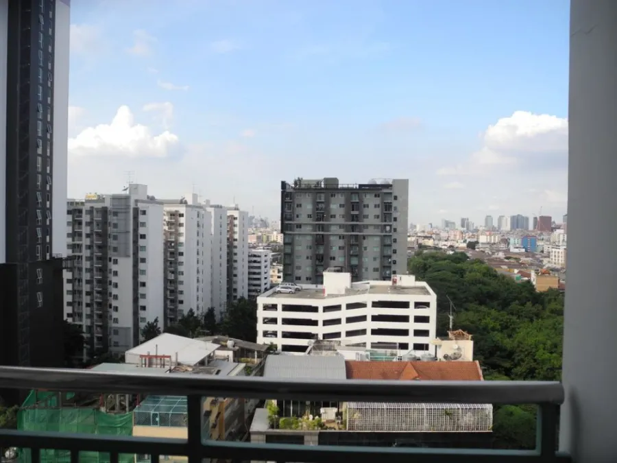 For rent Supalai Park Asoke-Ratchada, beautiful room, clean, very wide interior, fully furnished, great view, book now, do not miss it